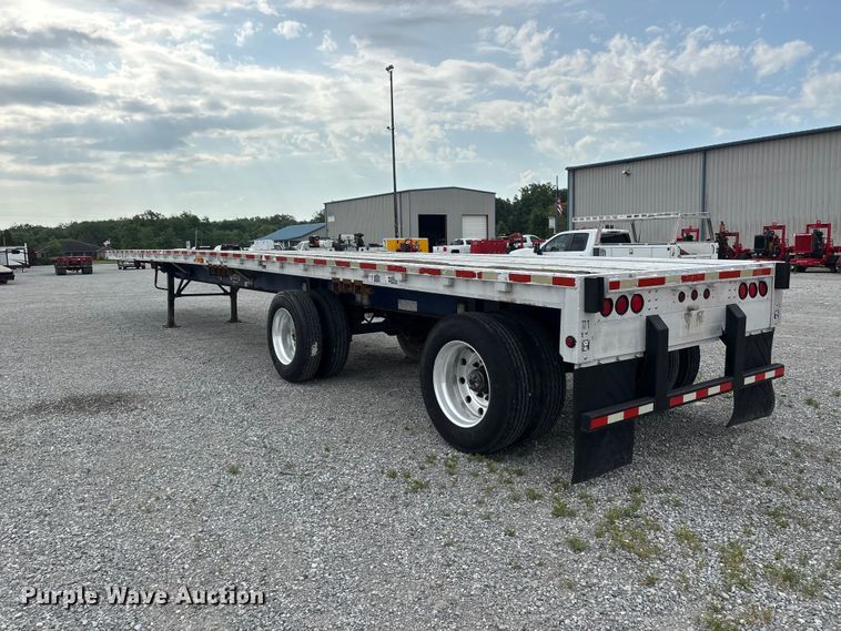 image for item DV4358 1997 Wilson flatbed trailer