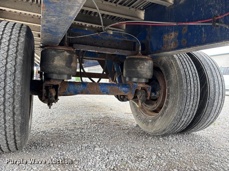 image for item DV4358 1997 Wilson flatbed trailer
