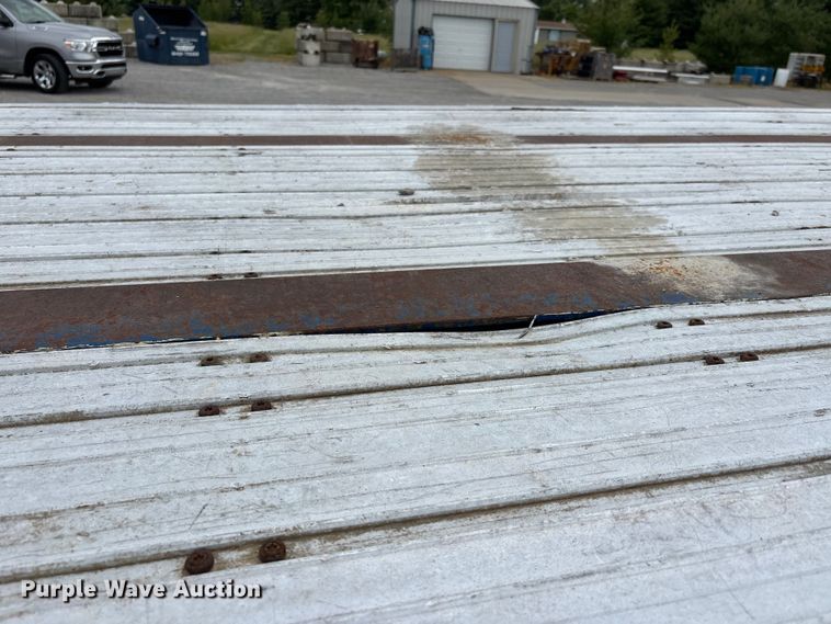image for item DV4358 1997 Wilson flatbed trailer