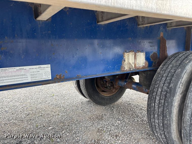 image for item DV4358 1997 Wilson flatbed trailer