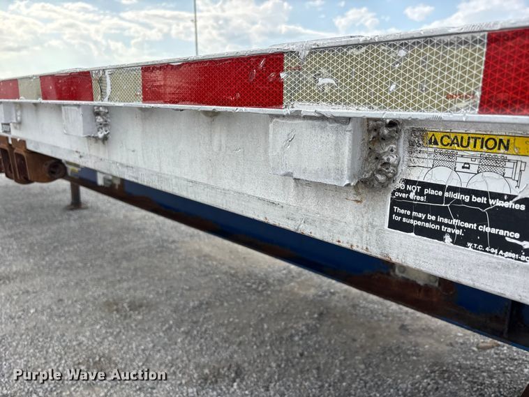 image for item DV4358 1997 Wilson flatbed trailer