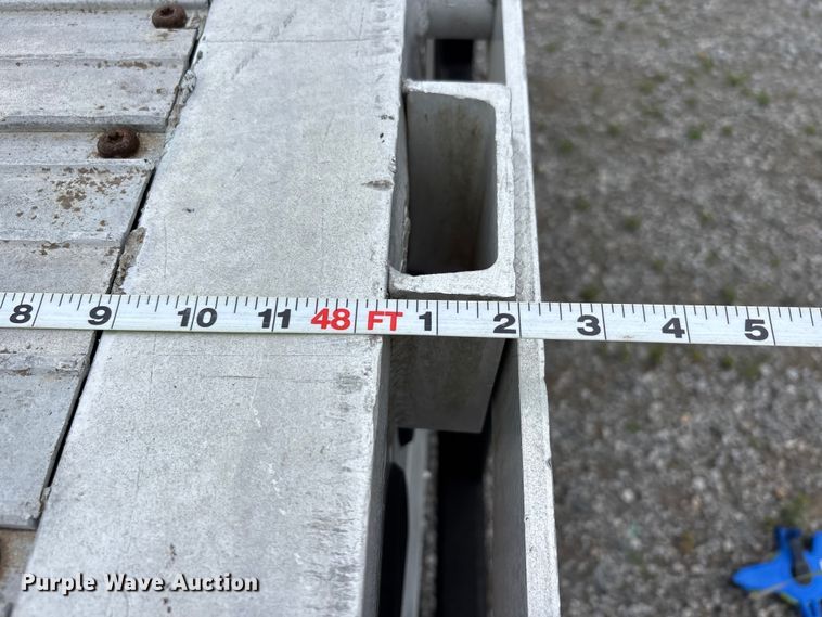 image for item DV4358 1997 Wilson flatbed trailer