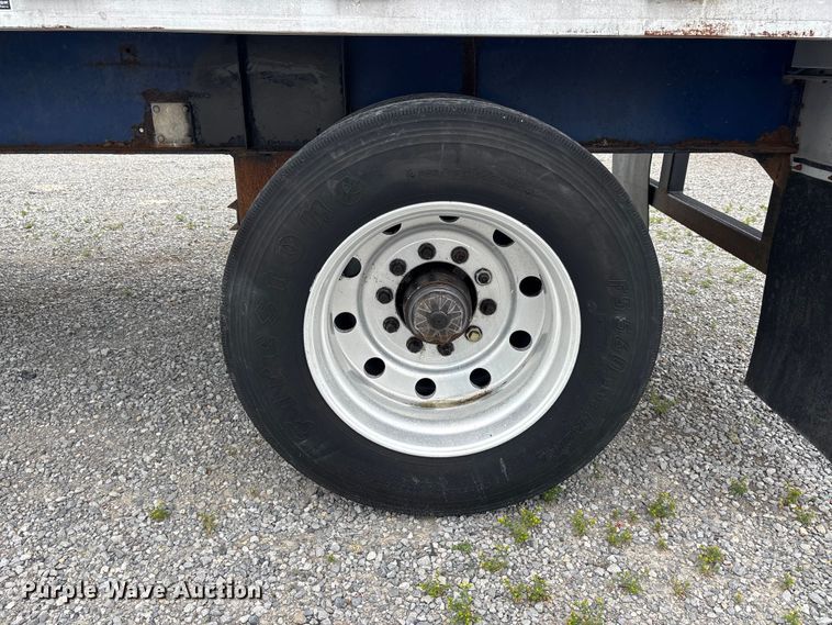 image for item DV4358 1997 Wilson flatbed trailer