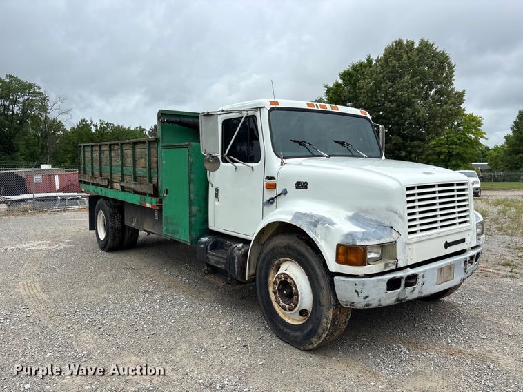 image for item DV4361 1998 International 4700 flatbed truck