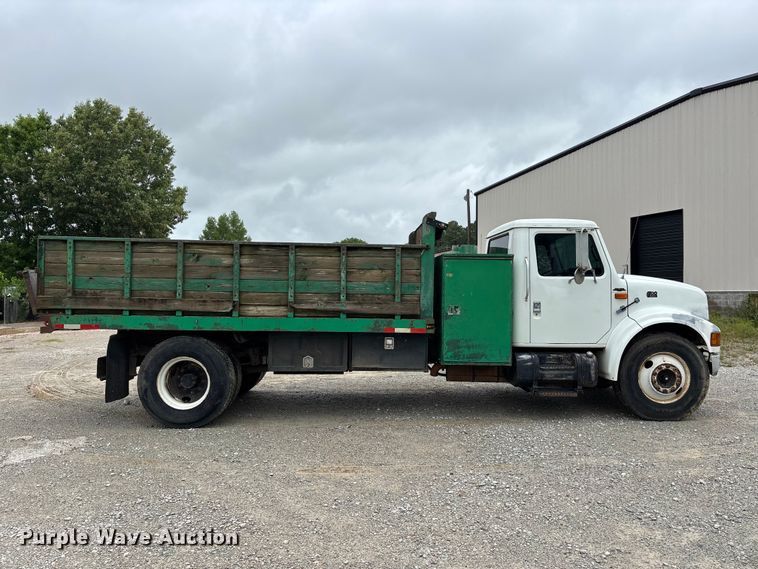 image for item DV4361 1998 International 4700 flatbed truck