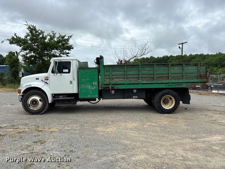 image for item DV4361 1998 International 4700 flatbed truck