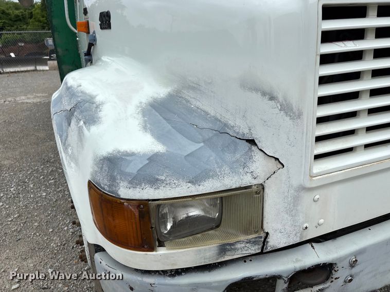 image for item DV4361 1998 International 4700 flatbed truck