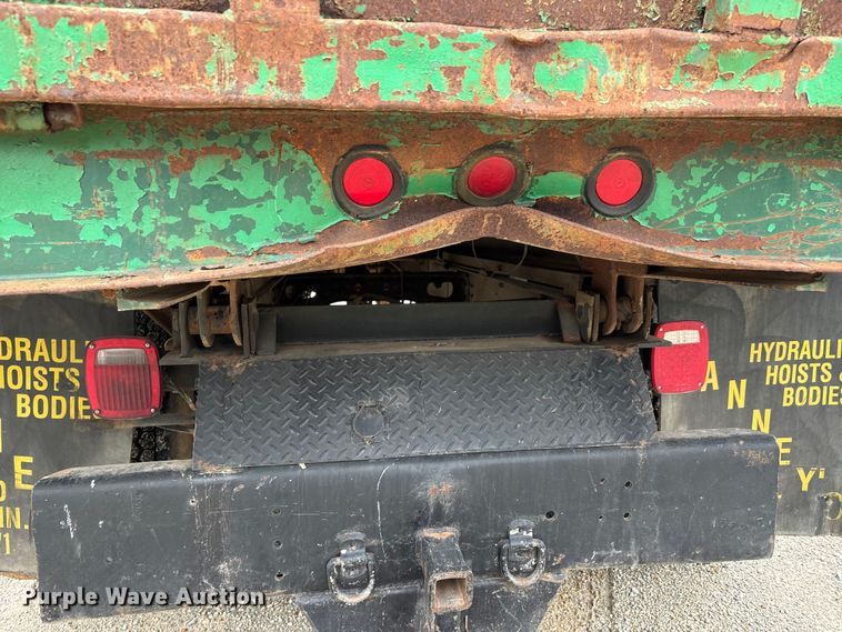 image for item DV4361 1998 International 4700 flatbed truck