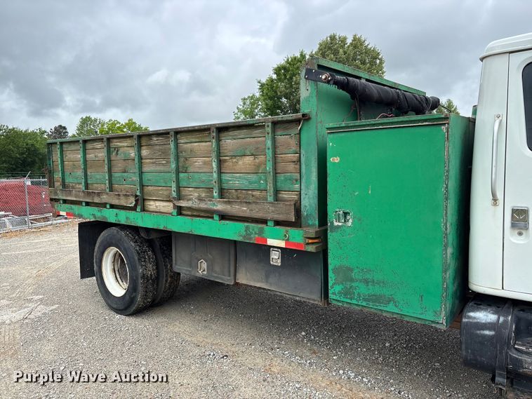 image for item DV4361 1998 International 4700 flatbed truck