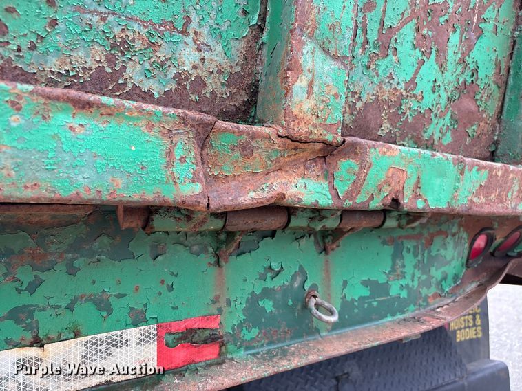 image for item DV4361 1998 International 4700 flatbed truck