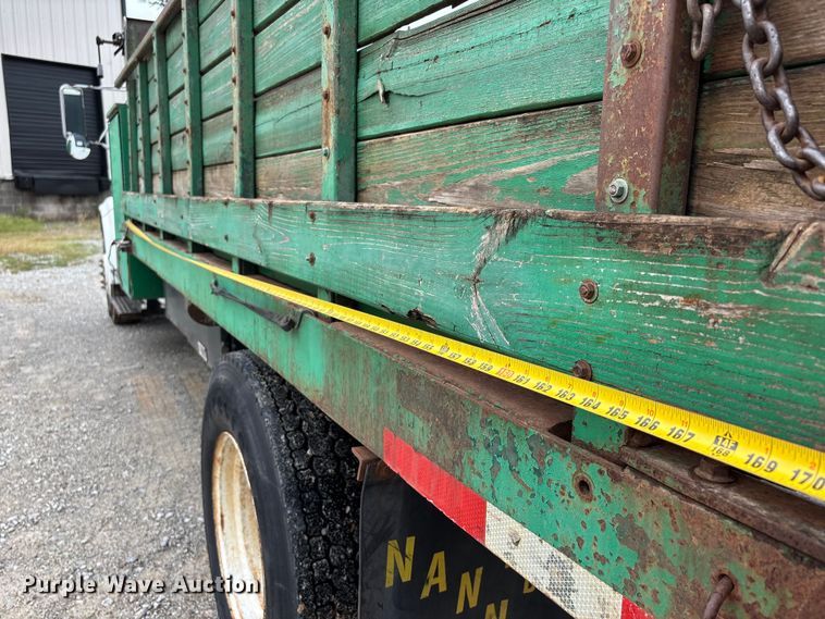 image for item DV4361 1998 International 4700 flatbed truck