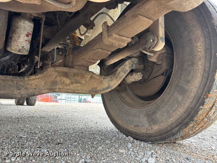 image for item DV4361 1998 International 4700 flatbed truck