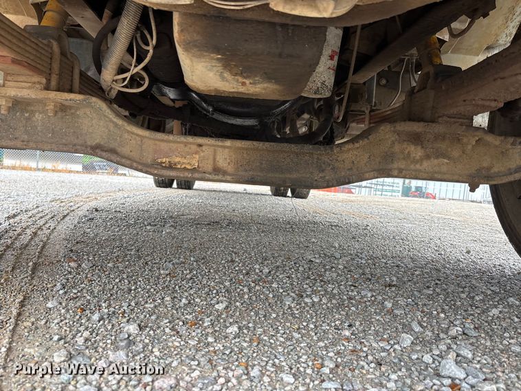 image for item DV4361 1998 International 4700 flatbed truck