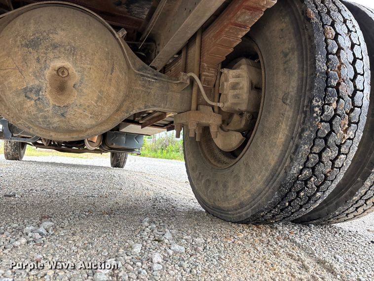 image for item DV4361 1998 International 4700 flatbed truck