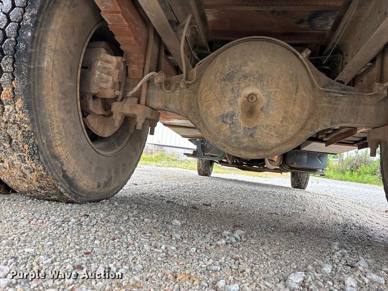 image for item DV4361 1998 International 4700 flatbed truck