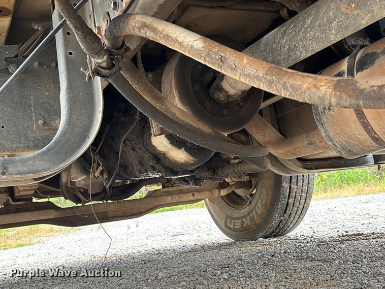 image for item DV4361 1998 International 4700 flatbed truck