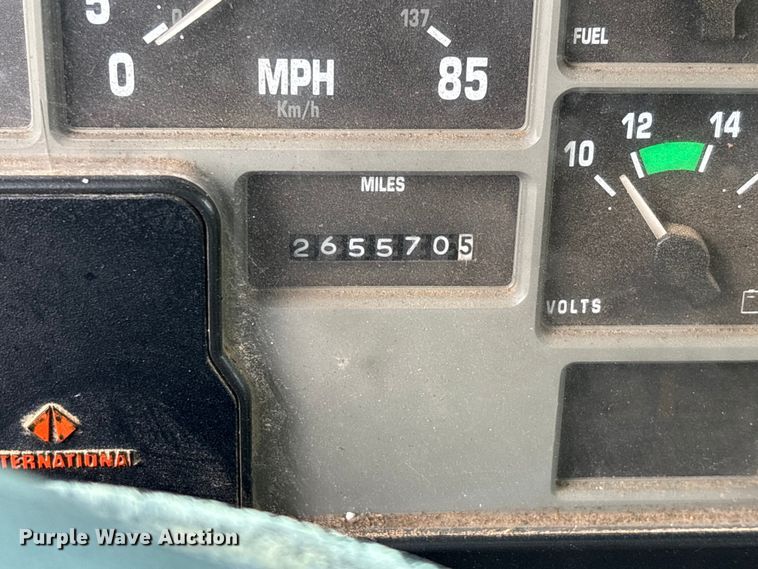 image for item DV4361 1998 International 4700 flatbed truck