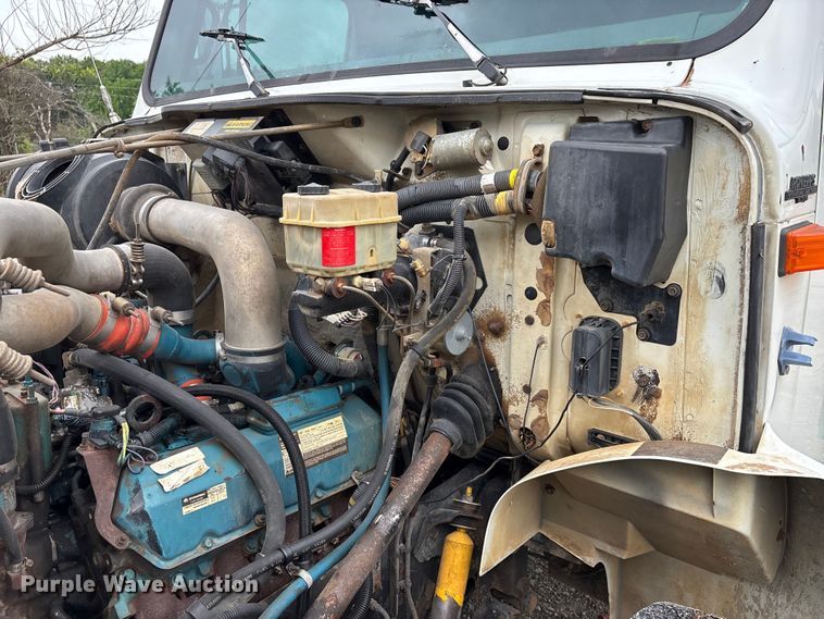 image for item DV4361 1998 International 4700 flatbed truck