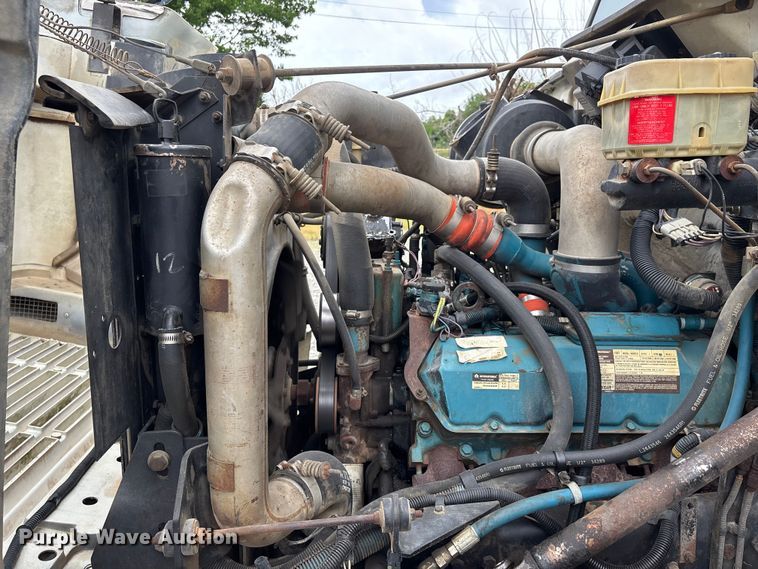 image for item DV4361 1998 International 4700 flatbed truck