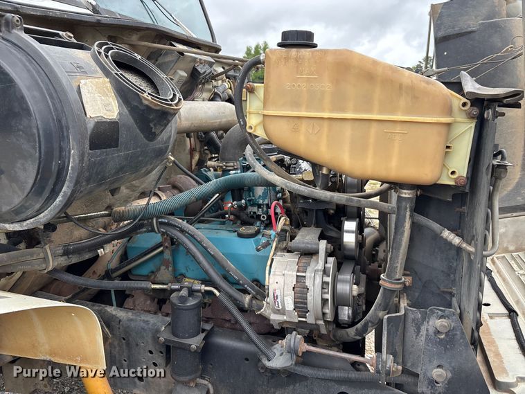image for item DV4361 1998 International 4700 flatbed truck