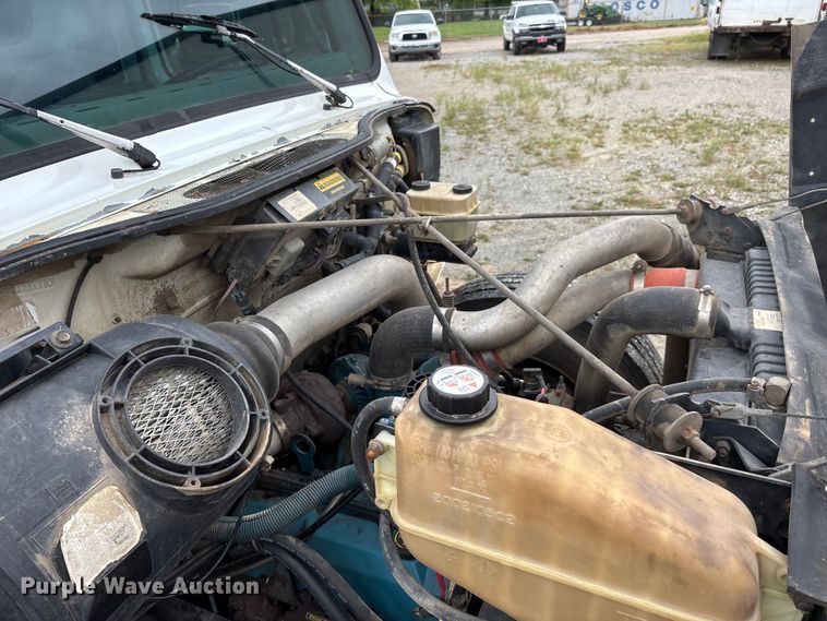 image for item DV4361 1998 International 4700 flatbed truck