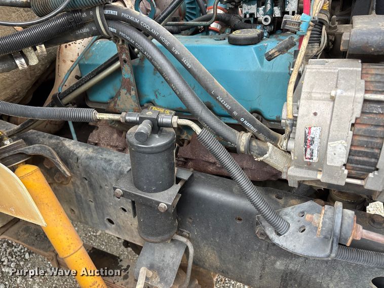image for item DV4361 1998 International 4700 flatbed truck