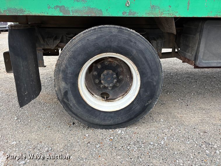 image for item DV4361 1998 International 4700 flatbed truck