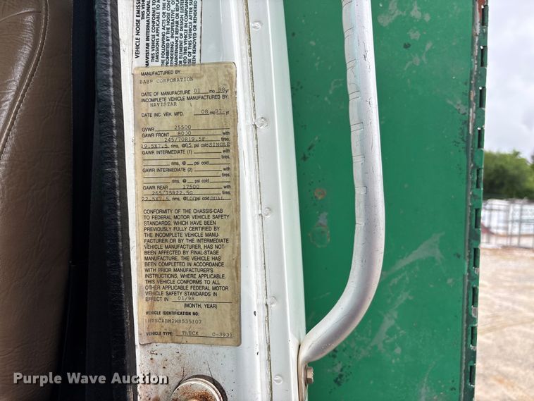 image for item DV4361 1998 International 4700 flatbed truck