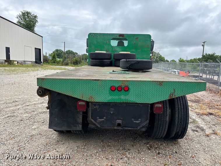 image for item DV4362 2002 International 4300 flatbed truck