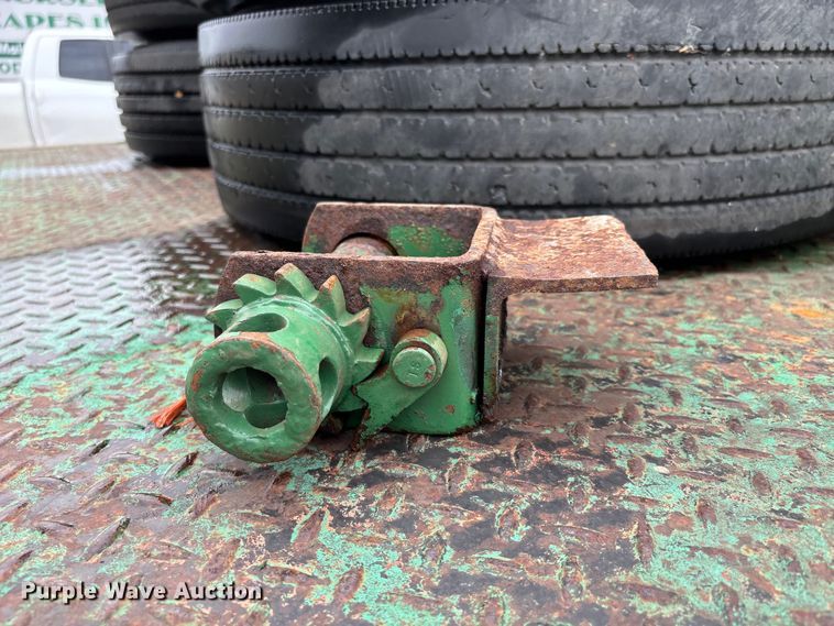 image for item DV4362 2002 International 4300 flatbed truck