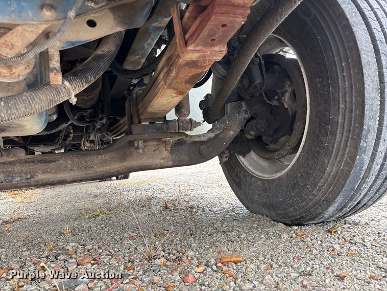 image for item DV4362 2002 International 4300 flatbed truck