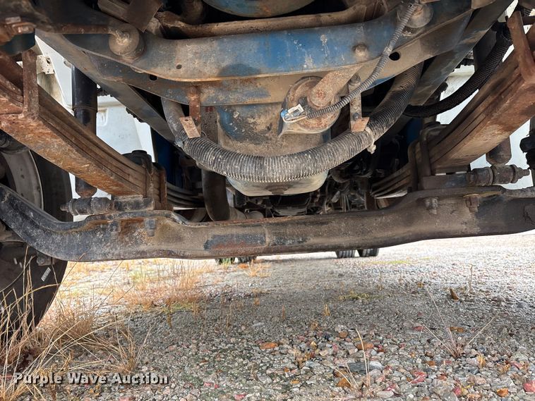 image for item DV4362 2002 International 4300 flatbed truck