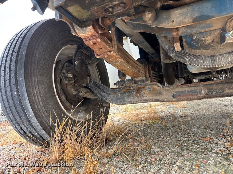 image for item DV4362 2002 International 4300 flatbed truck