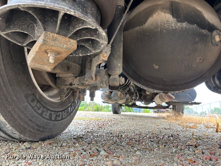 image for item DV4362 2002 International 4300 flatbed truck