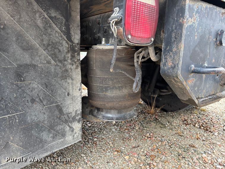 image for item DV4362 2002 International 4300 flatbed truck