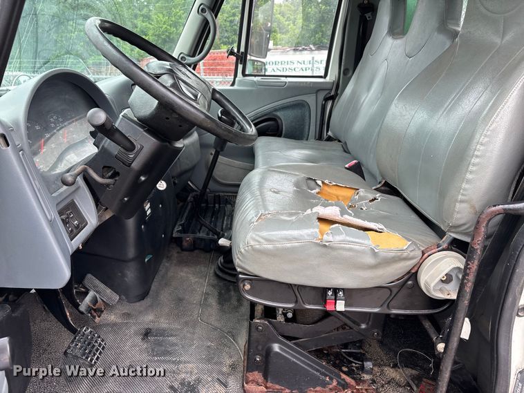 image for item DV4362 2002 International 4300 flatbed truck