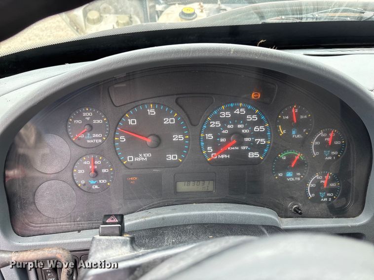 image for item DV4362 2002 International 4300 flatbed truck