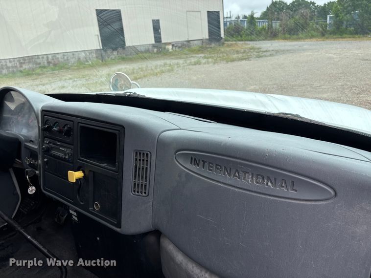 image for item DV4362 2002 International 4300 flatbed truck