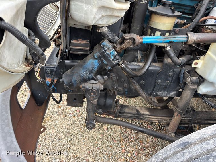 image for item DV4362 2002 International 4300 flatbed truck