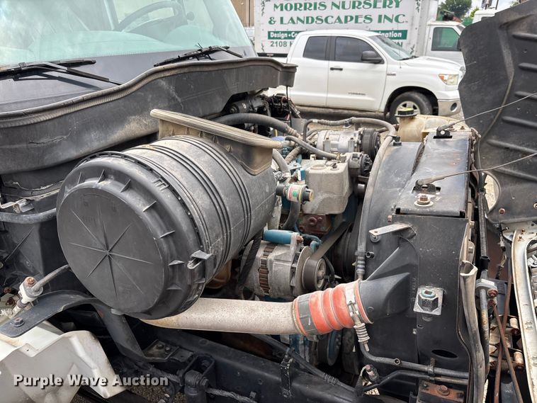 image for item DV4362 2002 International 4300 flatbed truck