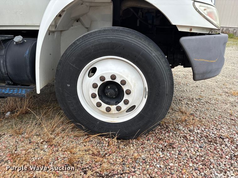 image for item DV4362 2002 International 4300 flatbed truck