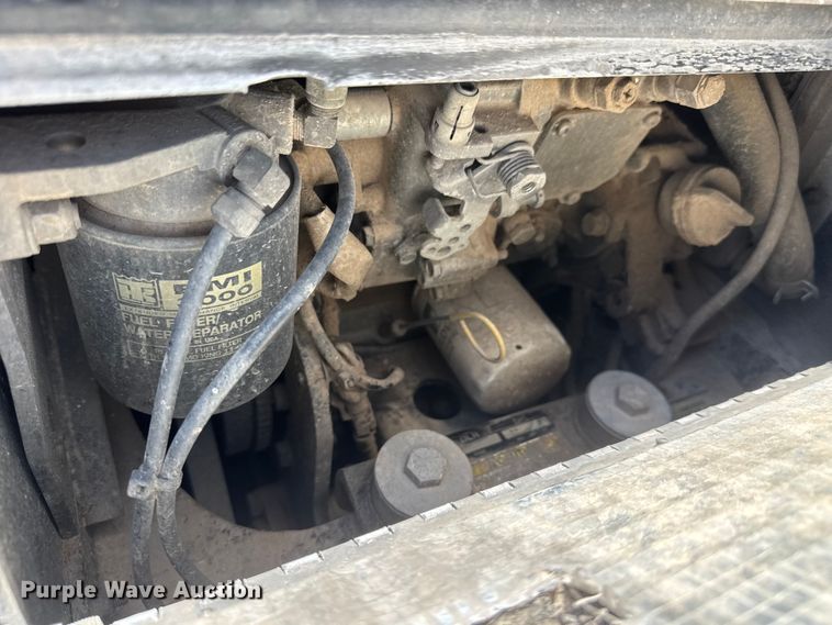 image for item DW6767 2016 Peterbilt 579 semi truck
