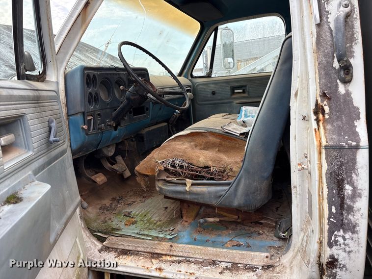 image for item DY0894 1979 Chevrolet C70 Custom Deluxe box truck