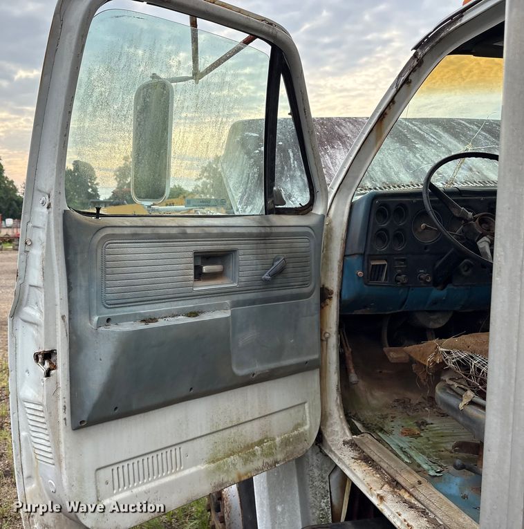 image for item DY0894 1979 Chevrolet C70 Custom Deluxe box truck