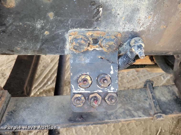 image for item DZ7134 2004 Peterbilt 357 semi truck