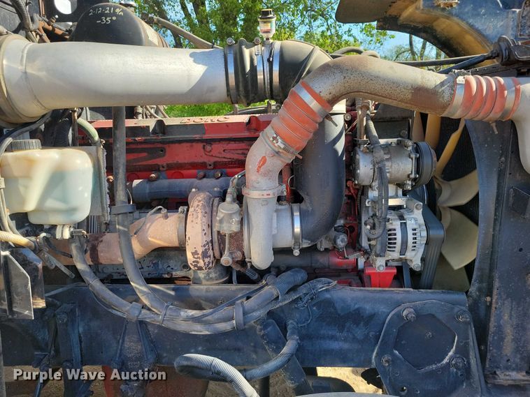 image for item DZ7134 2004 Peterbilt 357 semi truck
