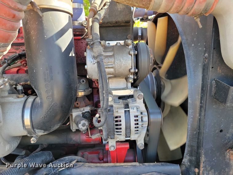 image for item DZ7134 2004 Peterbilt 357 semi truck