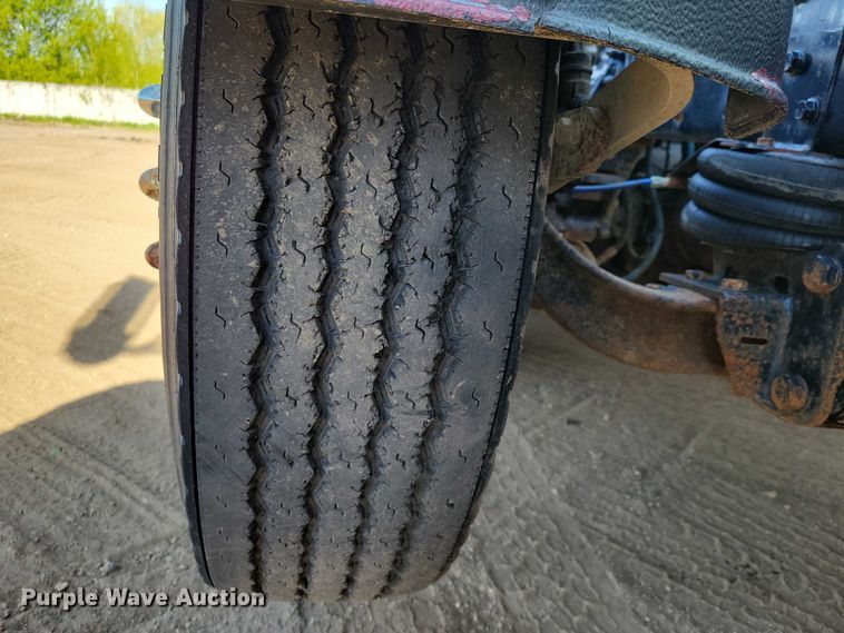 image for item DZ7134 2004 Peterbilt 357 semi truck