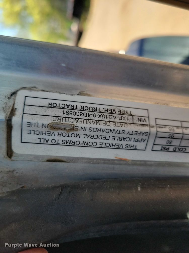 image for item DZ7134 2004 Peterbilt 357 semi truck