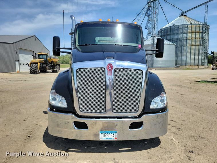 image for item DZ7139 2018 Kenworth T680 semi truck